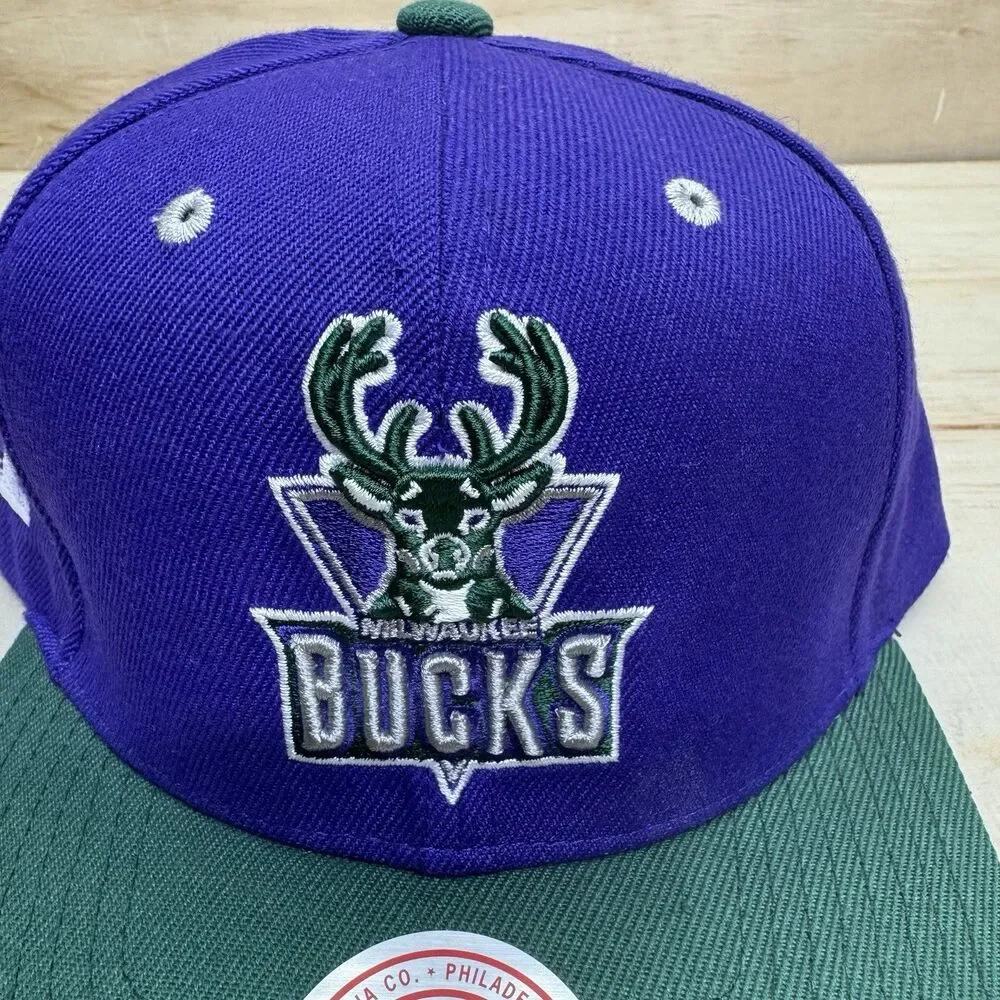 NEW DAMAGED Milwaukee Bucks Mitchell Ness HWC Snapback Purple Green OSFM